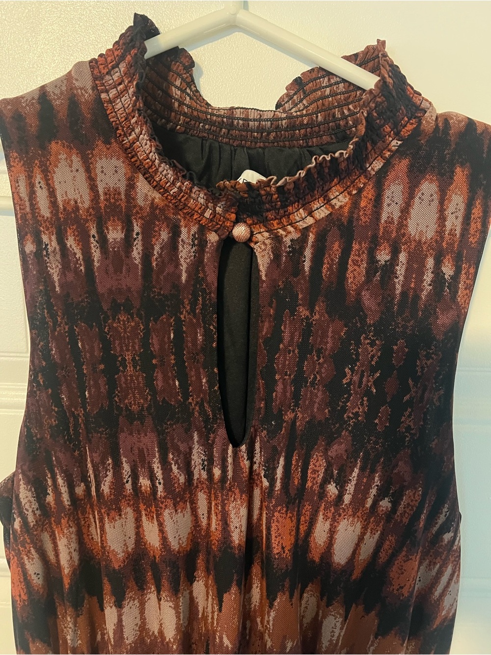Evereve Sleeveless Mock-Neck Tie-Dye Print dress